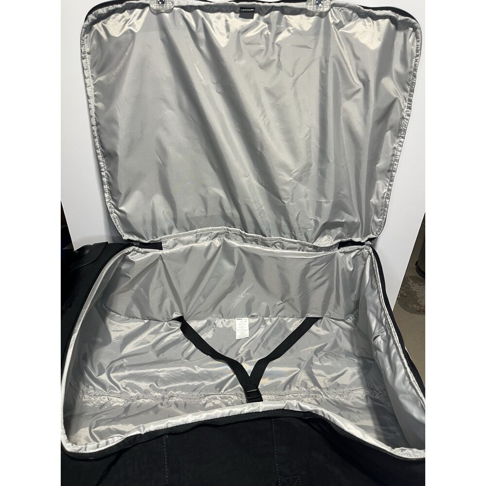 Kipling Women’s Darcey Large 29-Inch Softside Rolling Luggage 360 Wheels Black - Picture 4 of 16